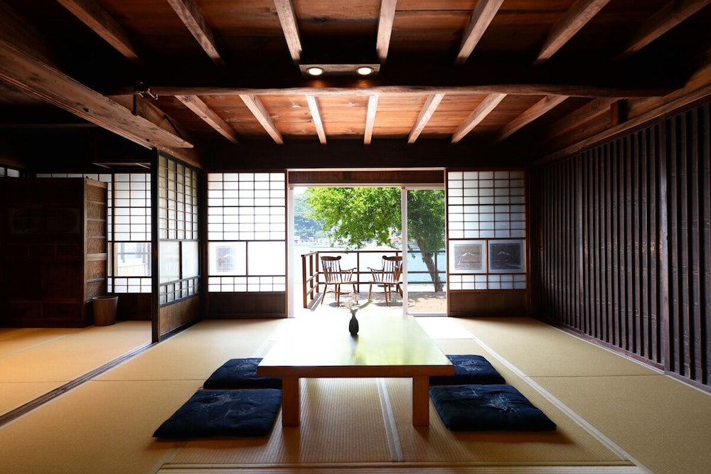 Private Vacation Home, ZAKURO, for 7 Guests