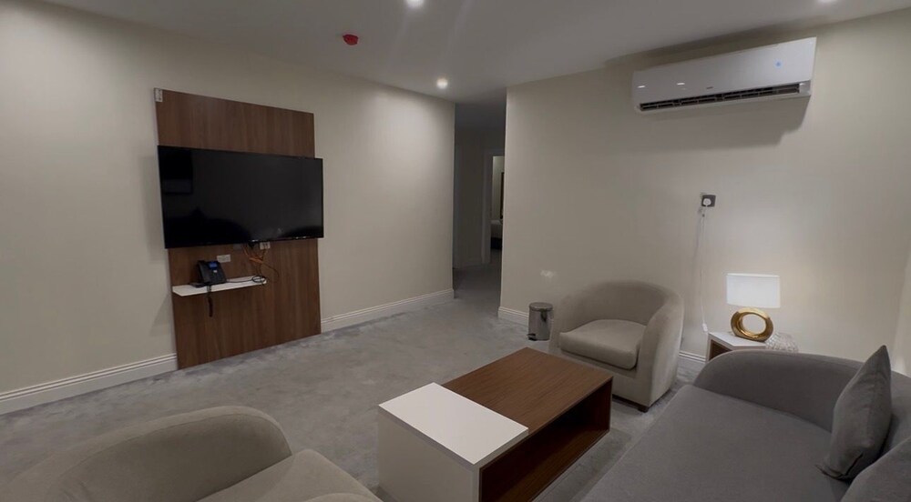 Deluxe Suite photo 2