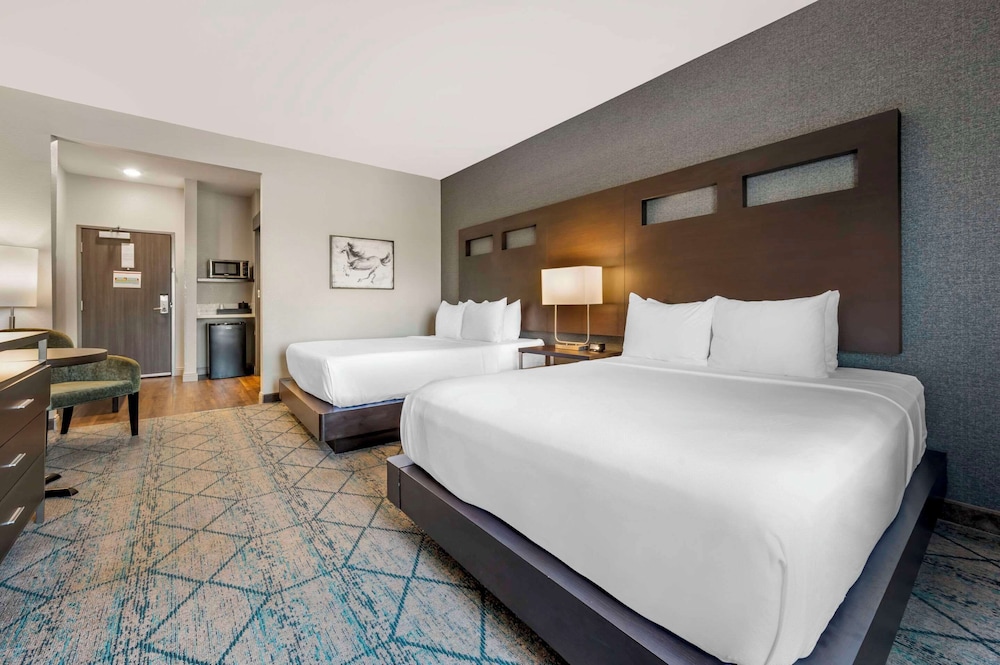 Room, 2 Queen Beds, Mobility Accessible, Non Smoking photo 1