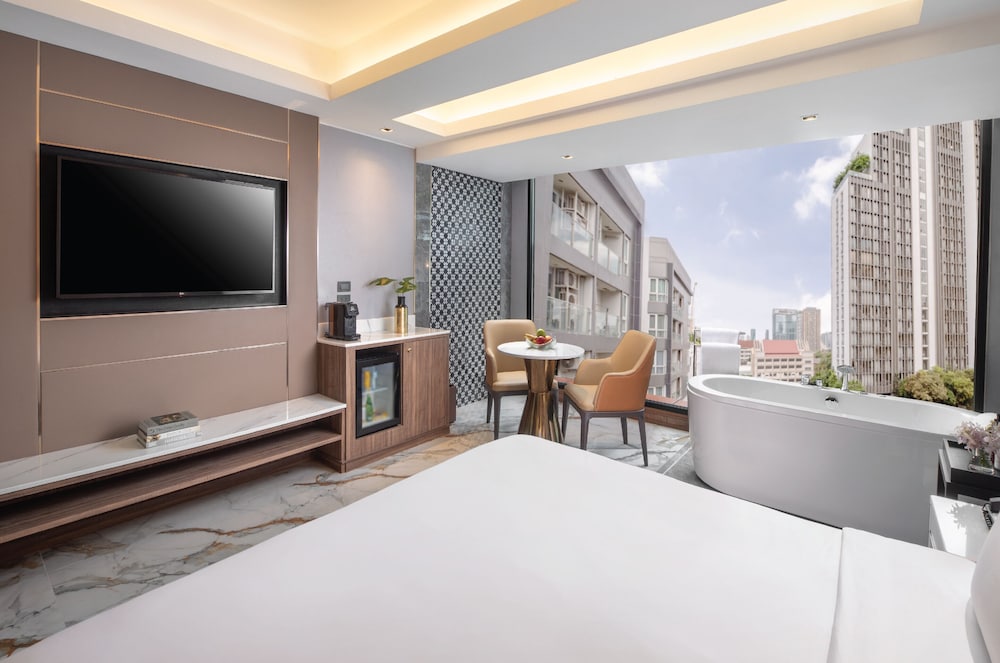 Samala Jacuzzi Room