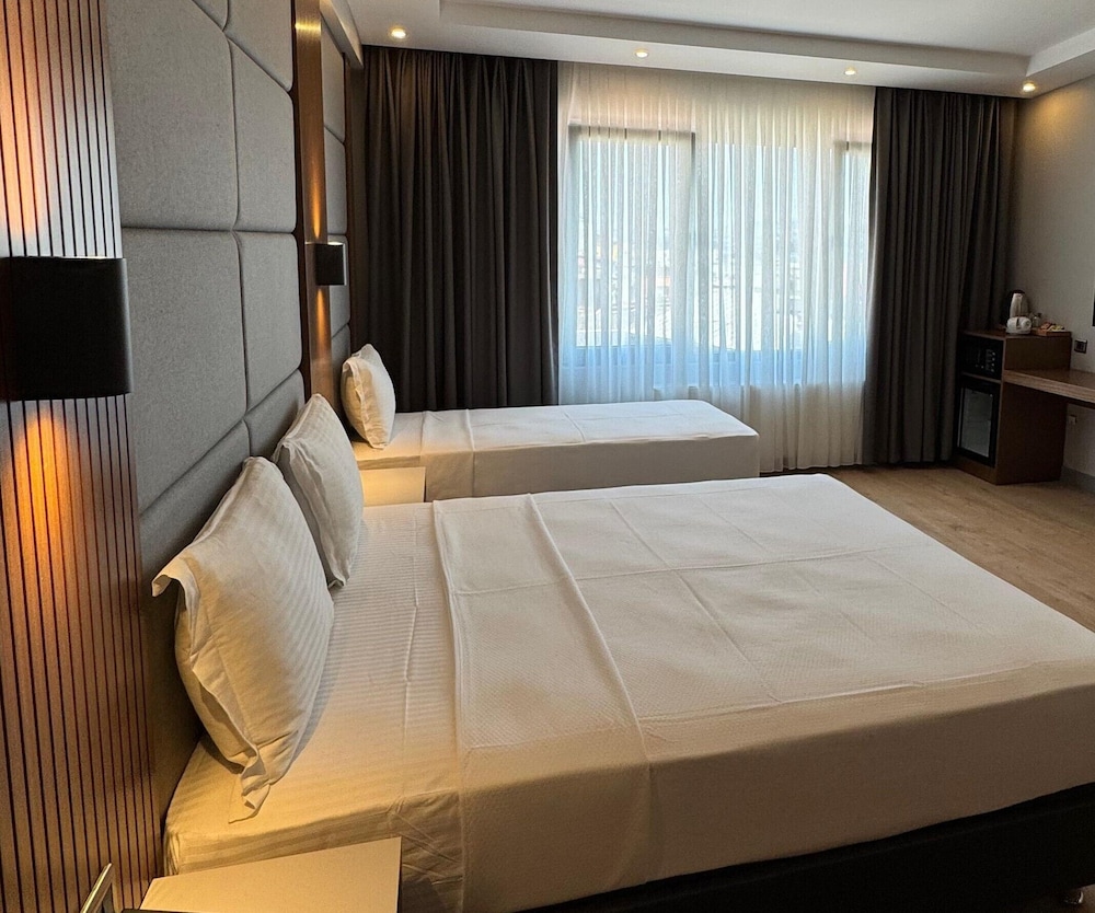 Superior Triple Room photo 2