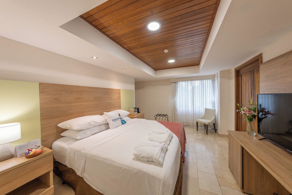 2 Bedroom Suite, 1 King Bed, 1 Queen Beds - Photo 5