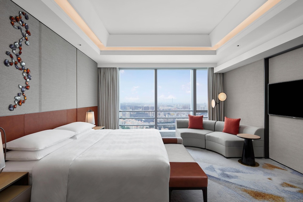 Studio Suite, 1 King Beds, Executive Lounge Access - Photo 4