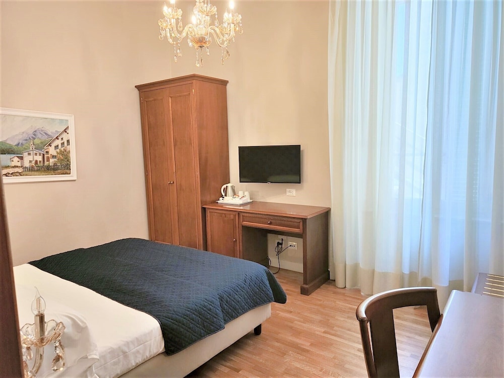 Economy Double or Twin Room photo 3