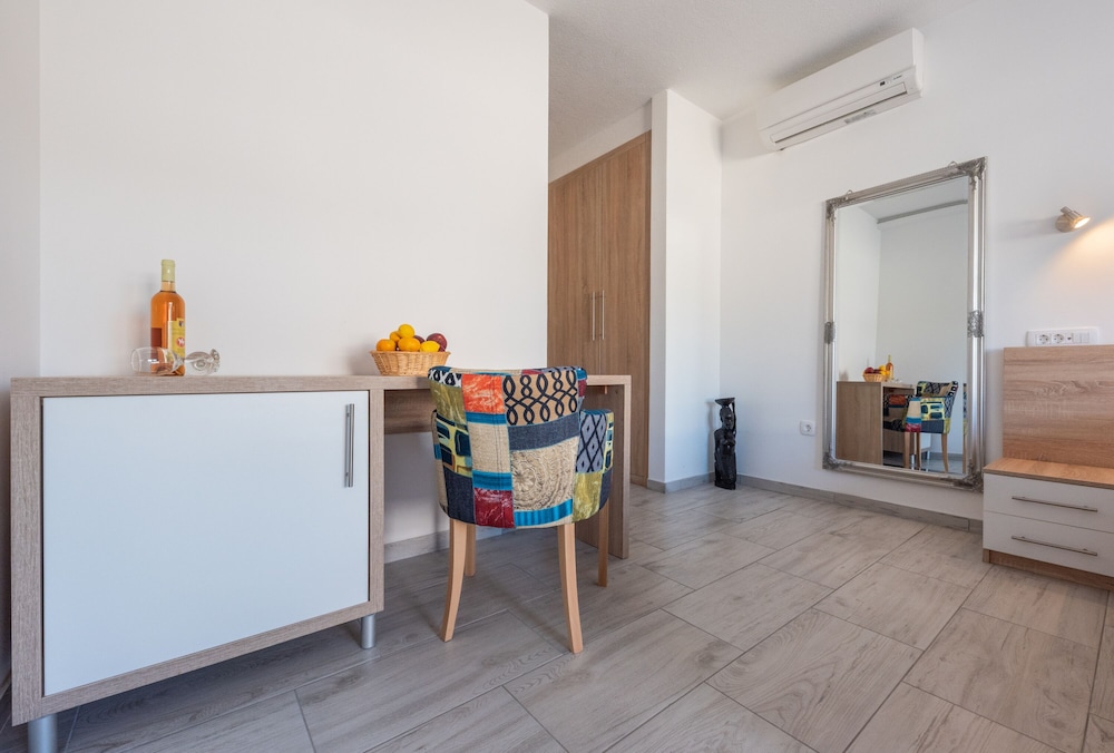 Room Superior with balcony thumbnail 6