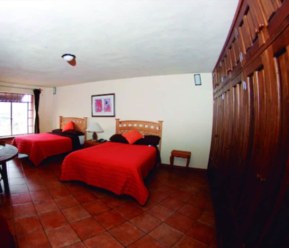 Business Quadruple Room, 2 Double Beds, City View (Marcolini) photo 1