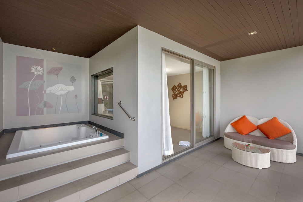 Sea View Honeymoon Suites - Photo 14