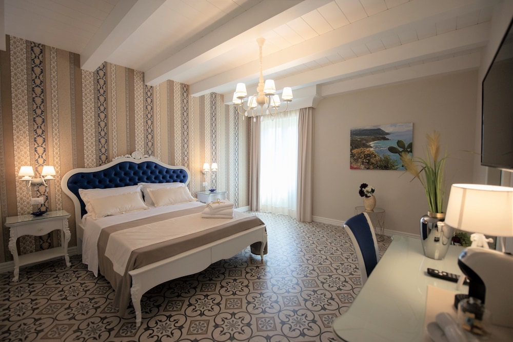 Deluxe Triple Room photo 3