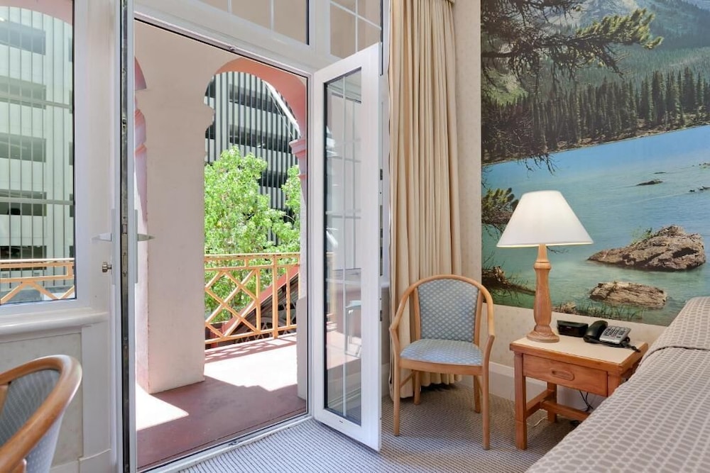 Superior Queen Room with Balcony - Photo 5
