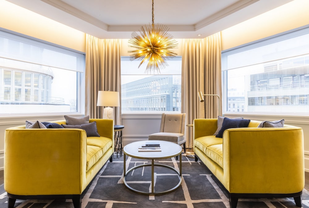 Suite (The Abel)