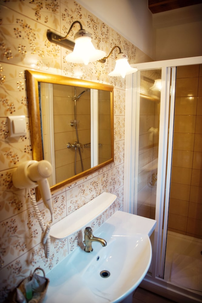 Standard Double Room with view - Photo 5