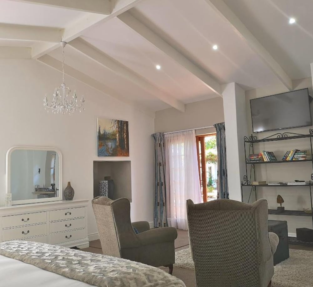 Champagne Suite photo 3