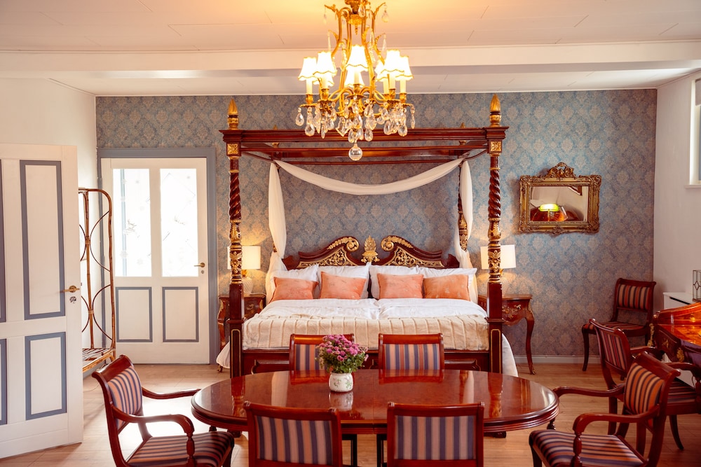 Deluxe Apartment, 2 Bedrooms, Annex Building photo 1