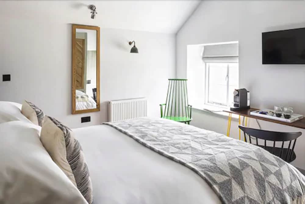 Standard Double Room, 1 King Bed photo 2