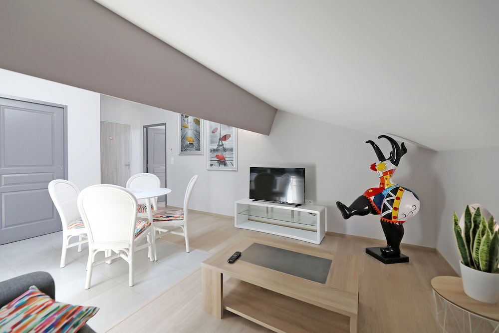 Apartment - Photo 3