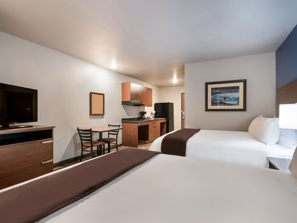 Room, 2 Queen Beds (Hearing Impaired With Recliner)
