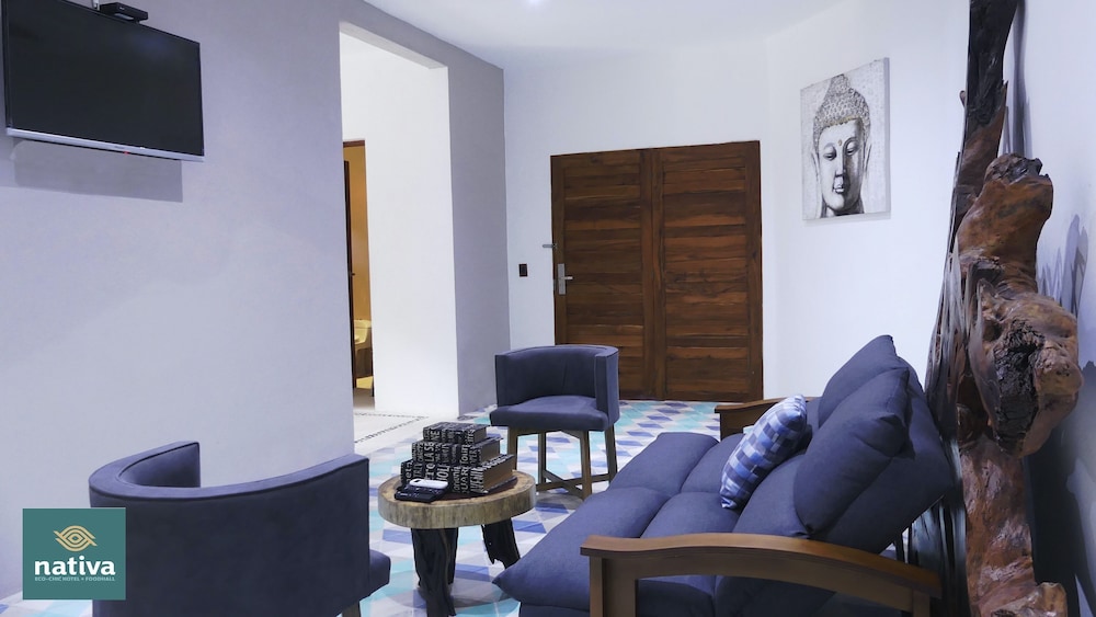 Deluxe Suite, 1 Queen Bed, Garden View (Cenote View)
