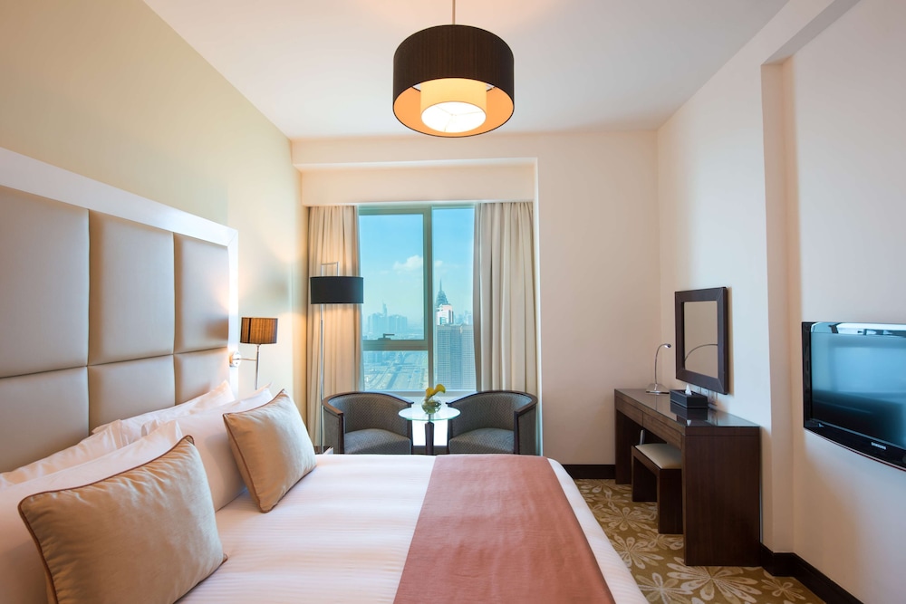 Deluxe Two Bedroom Apartment - Complimentary Transfer to Mall of the Emirates & jumeirah Beach photo 2
