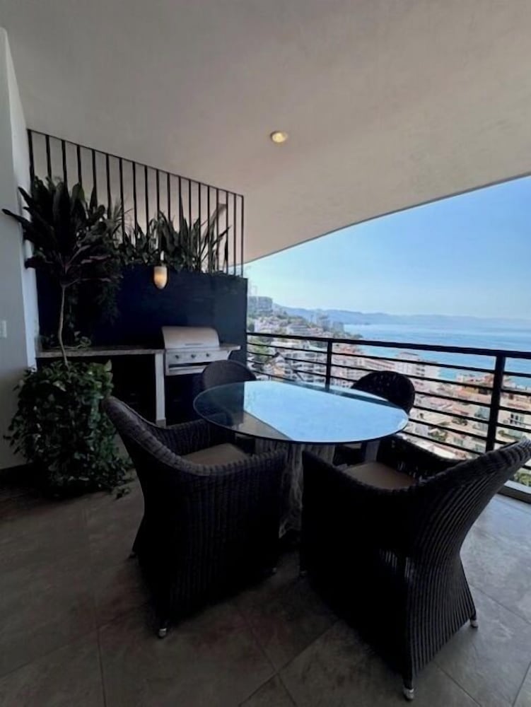Luxury Suite, 1 Bedroom, Hot Tub, Ocean View photo 1