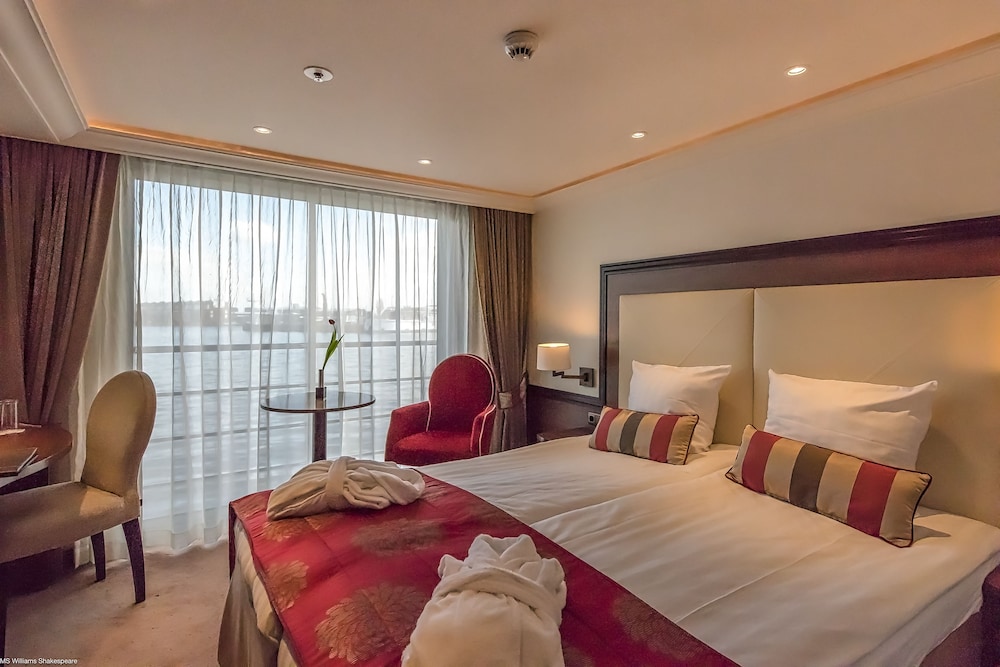 Comfort Double Room, City View