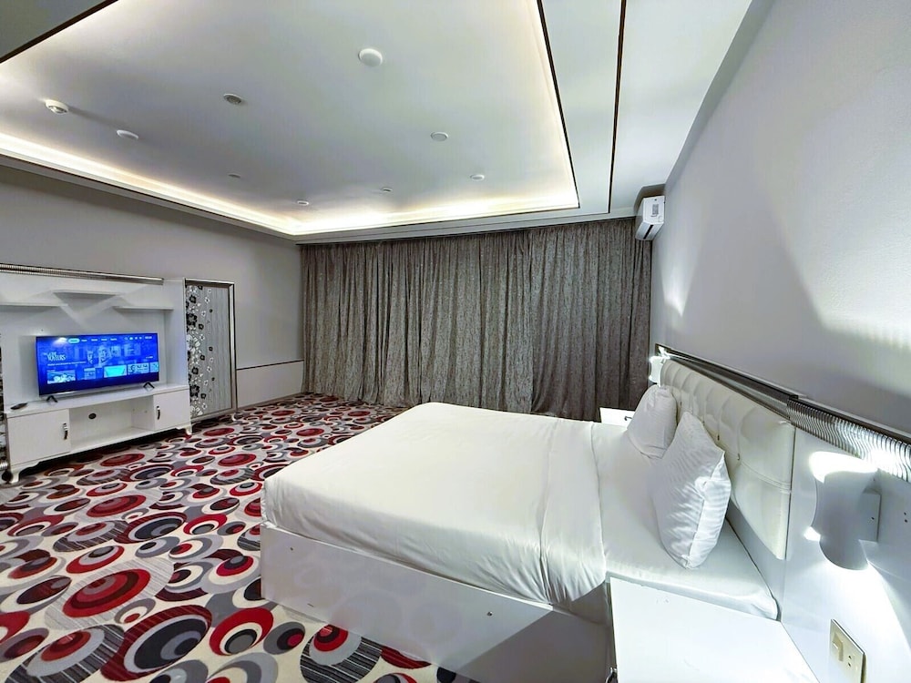 Deluxe Suite - Photo 7