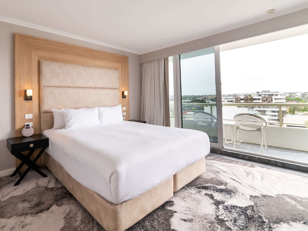 Superior Room, 1 King Bed, Jetted Tub