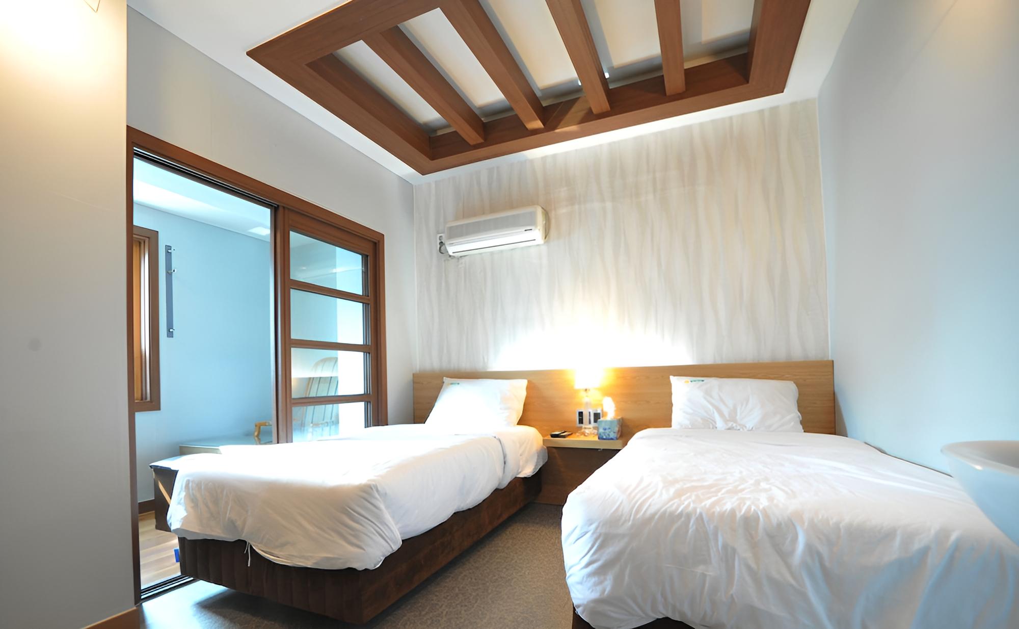 Twin Room photo 2