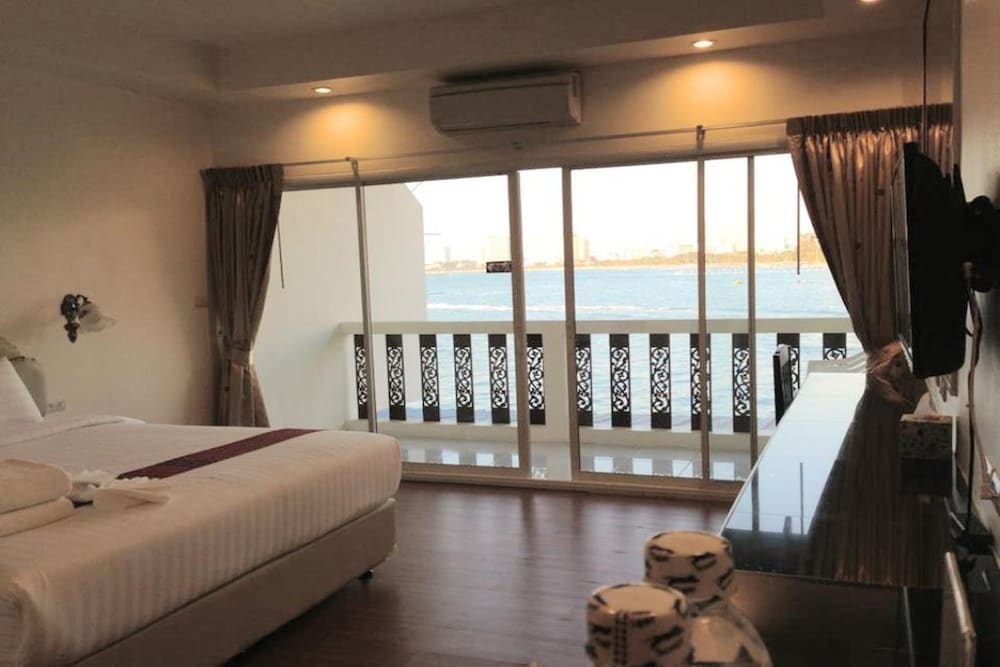 Deluxe Double Room with Sea View