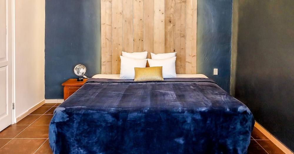 Deluxe Studio Suite - Photo 3