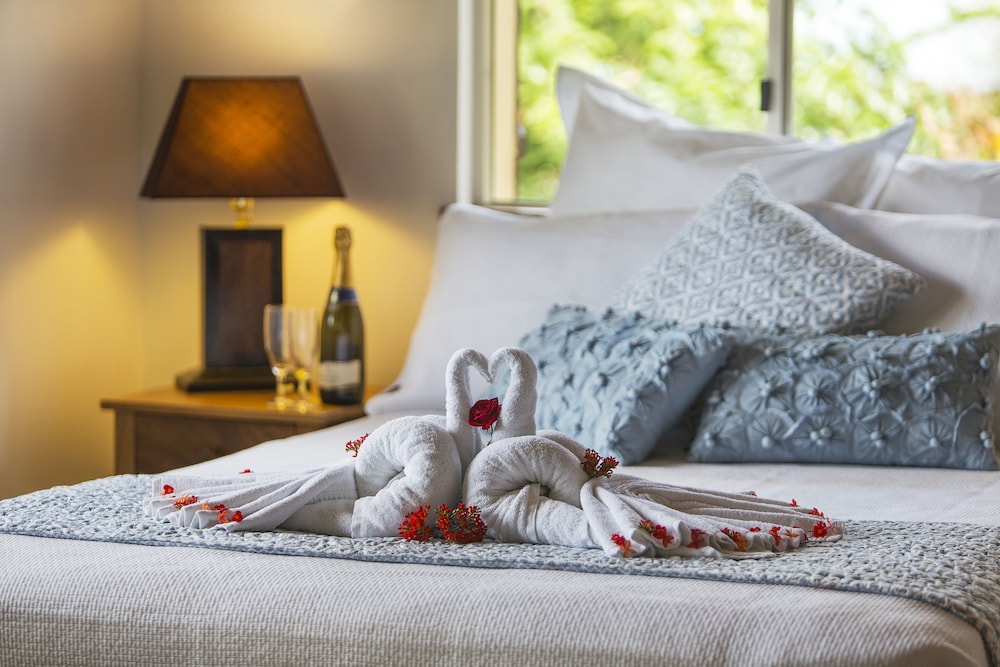 Bed & Sleeping Area