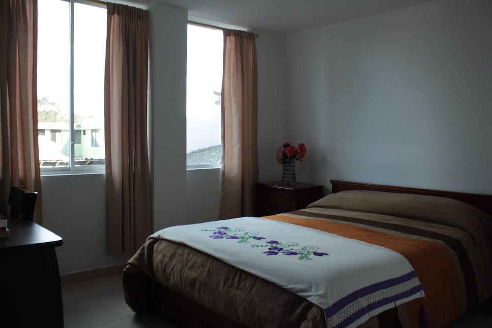 Standard Room, 1 Queen Bed