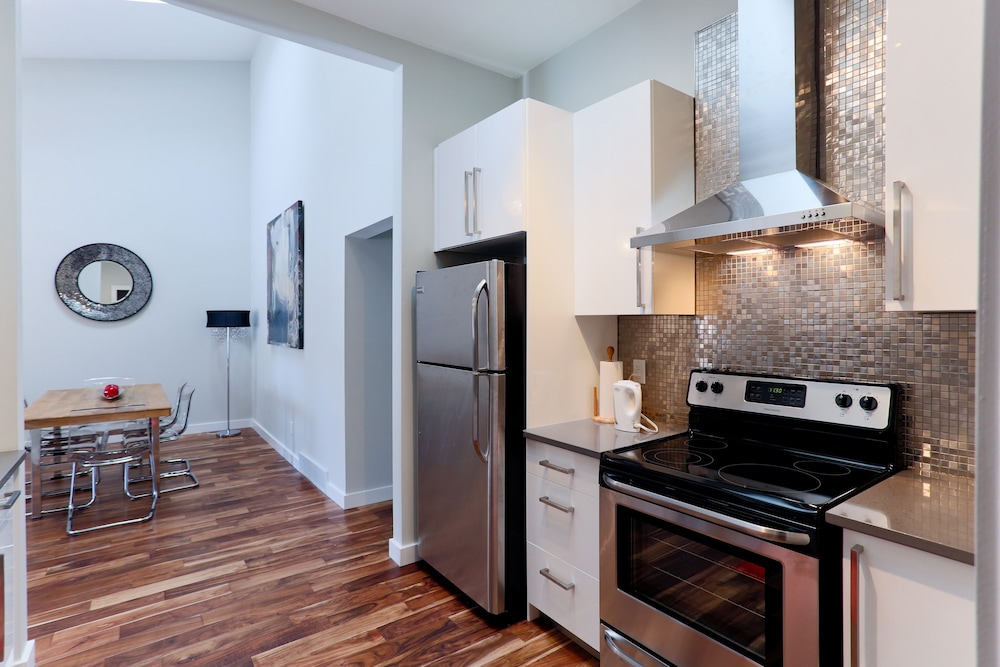 Three-Bedroom Upper Townhome-13 photo 3