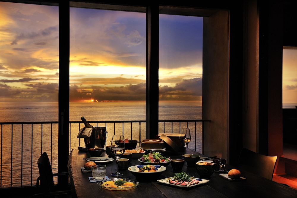 Fushi (Deluxe Oceanfront Suite) - Photo 8