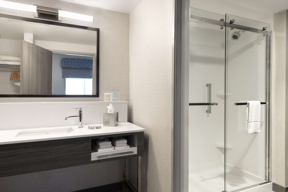 Suite, 1 King Bed, Accessible, Refrigerator & Microwave (Hearing) - Photo 4
