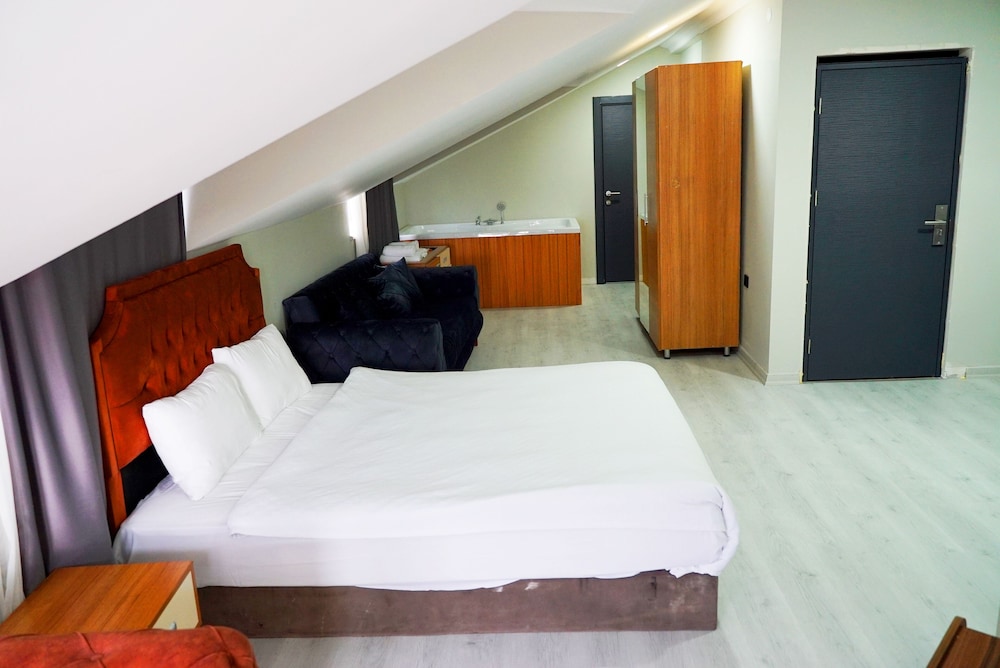 Business Suite photo 1