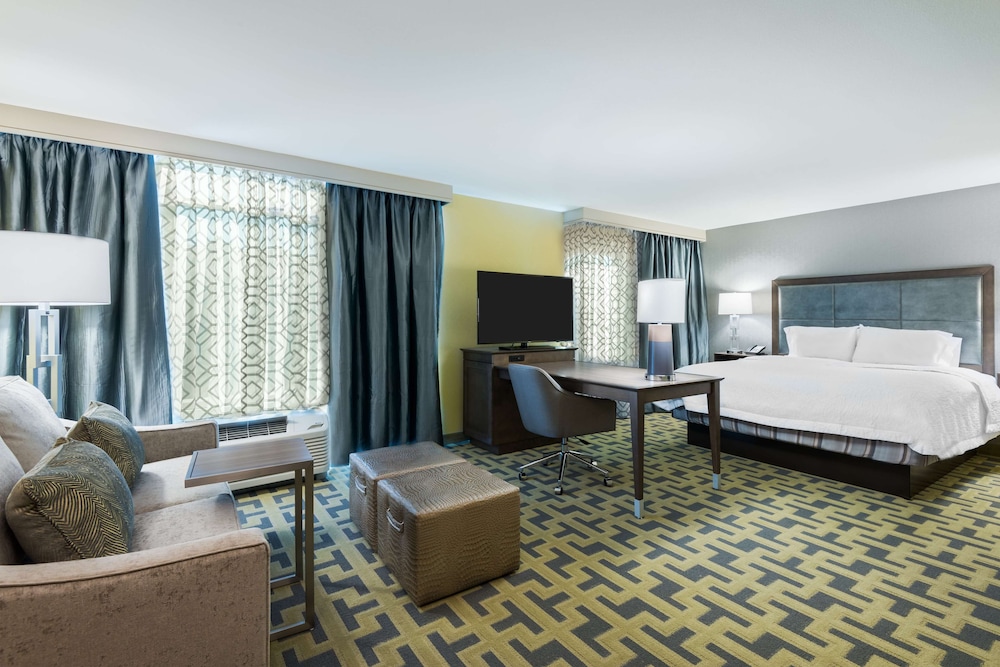 Suite, 1 King Bed, Accessible, Non Smoking