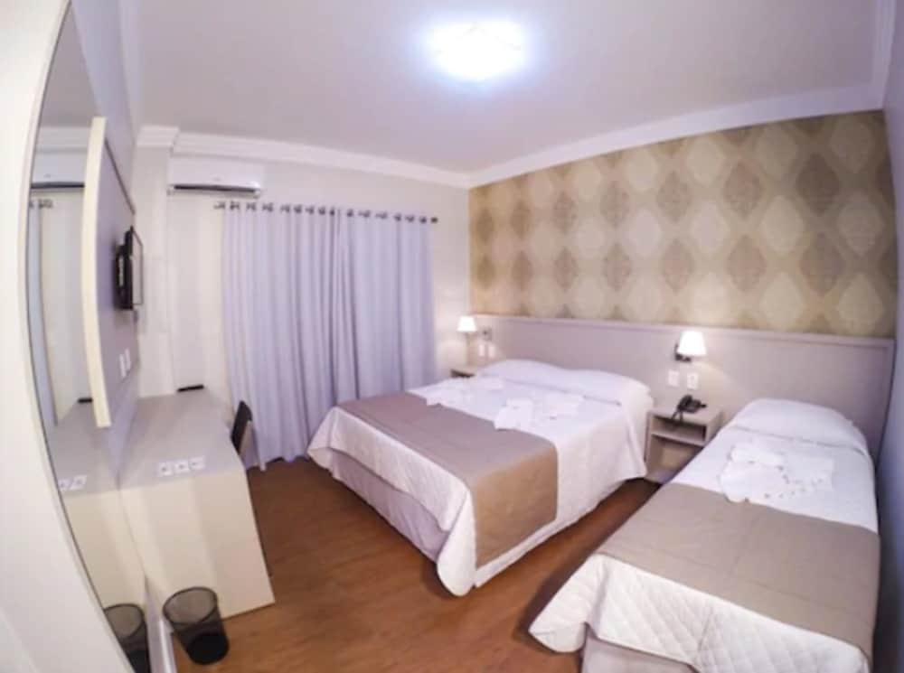 Deluxe Triple Room photo 2