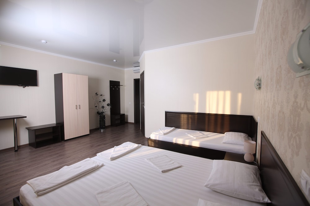 Standard Triple Room photo 2