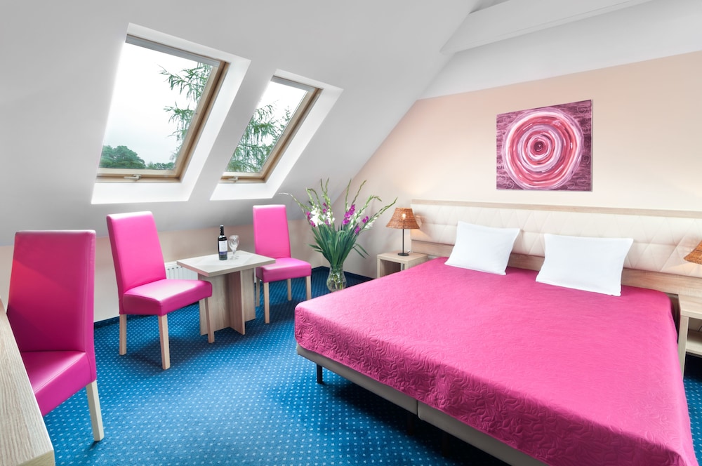 Standard Double or Twin Room - Photo 4