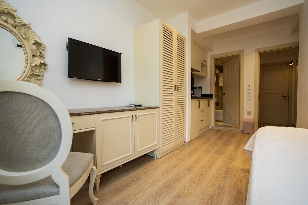 Standard Studio Suite - Photo 6