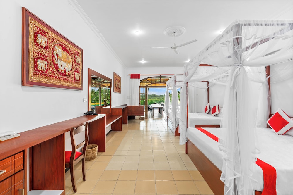 Family Suite, Pool View photo 1