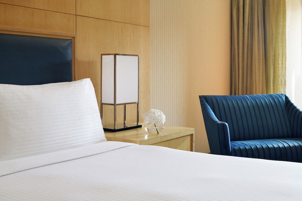 Classic Room, 1 King Bed, Accessible, Club Lounge Access (Club Floor) - Photo 2