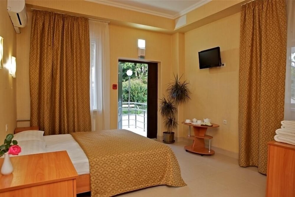 Standard Room (For Disabled People) photo 1