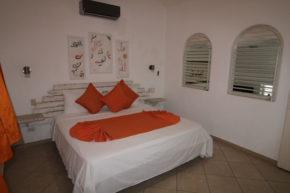 Exclusive Loft, 2 Bedrooms, Partial Sea View