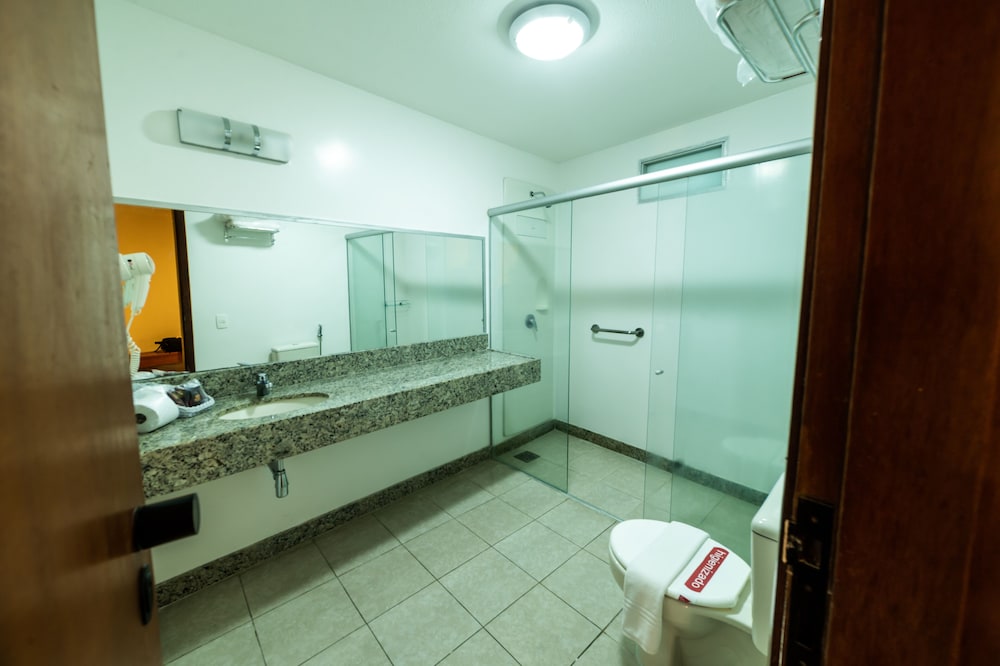 Deluxe Room - Photo 8