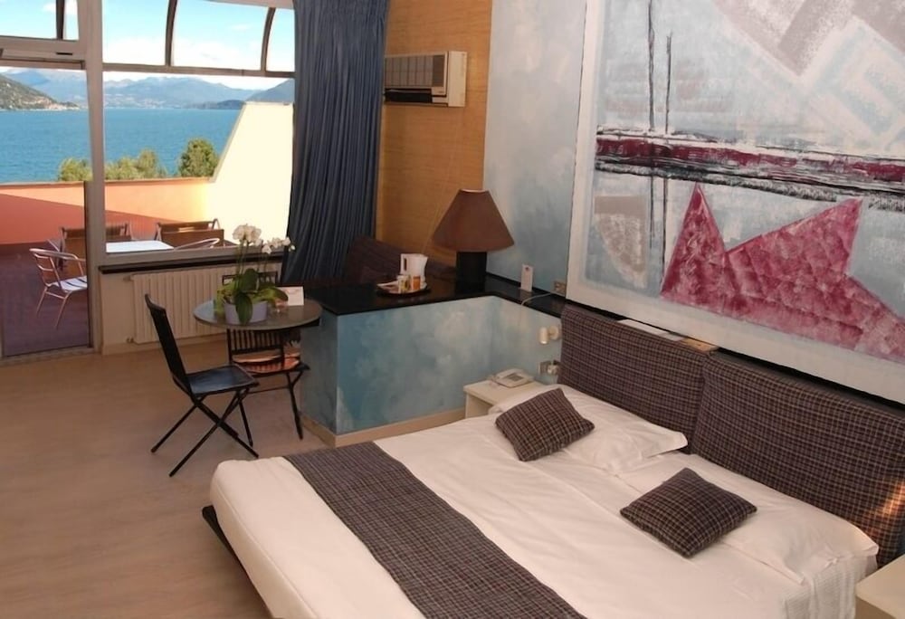 Superior Triple Room, Terrace, Lake View photo 3