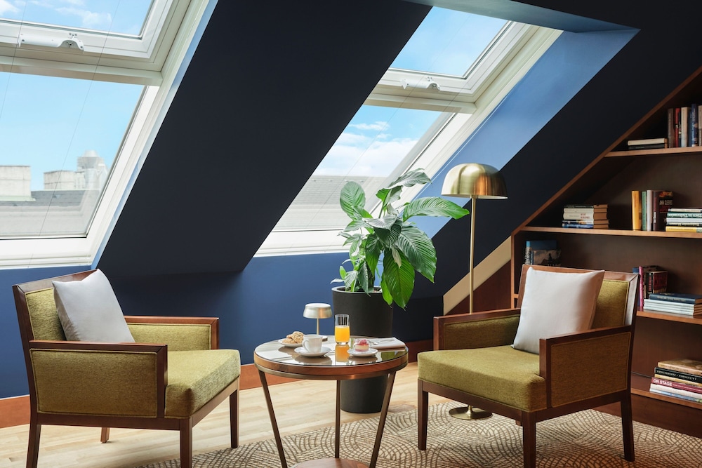Signature Suite, 2 Bedrooms - Photo 21