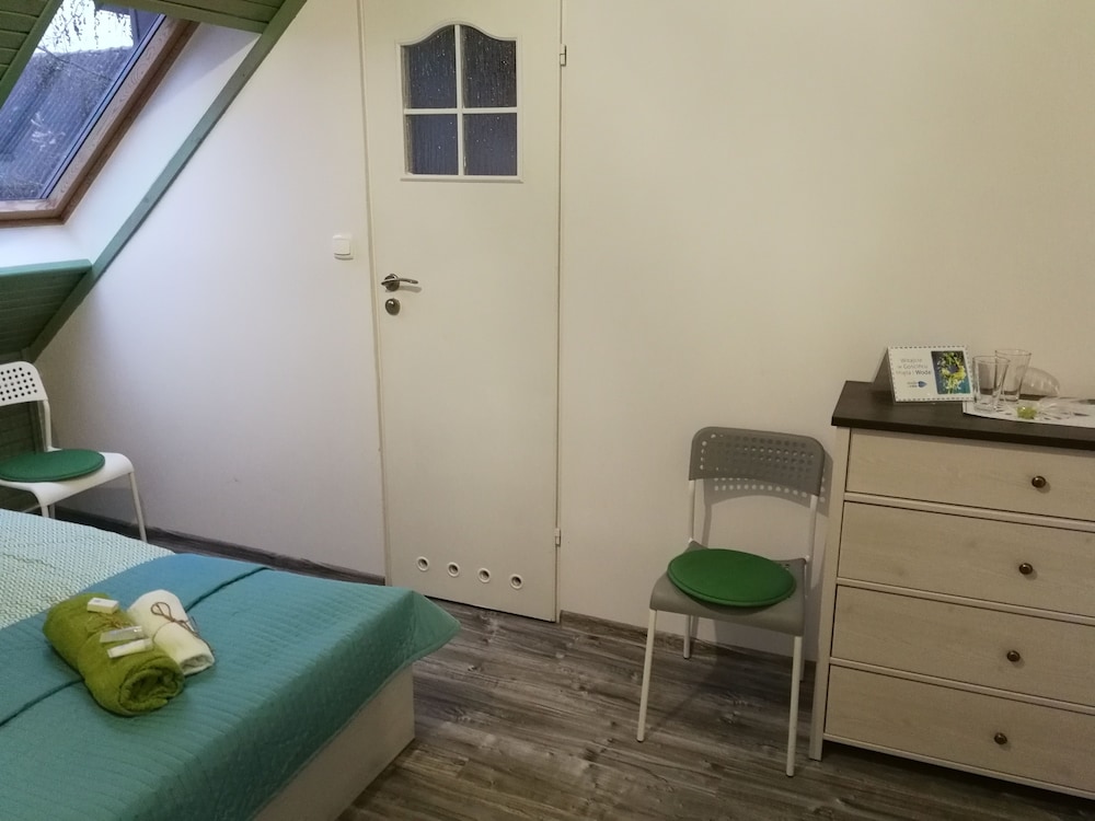 Double Room, 1 Queen Bed, Private Bathroom (7) photo 3
