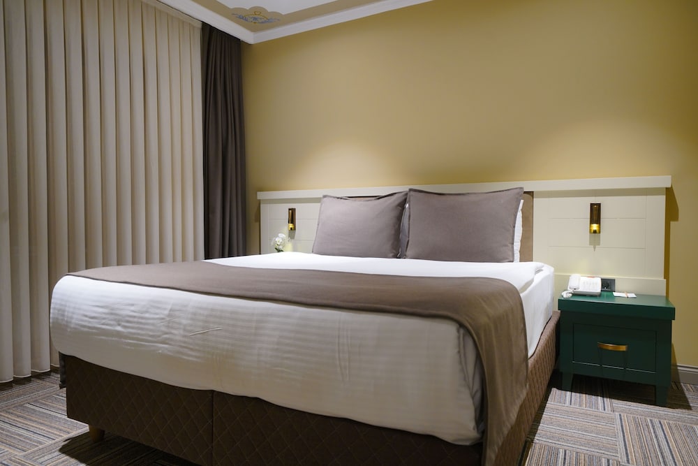 Deluxe Suite photo 2