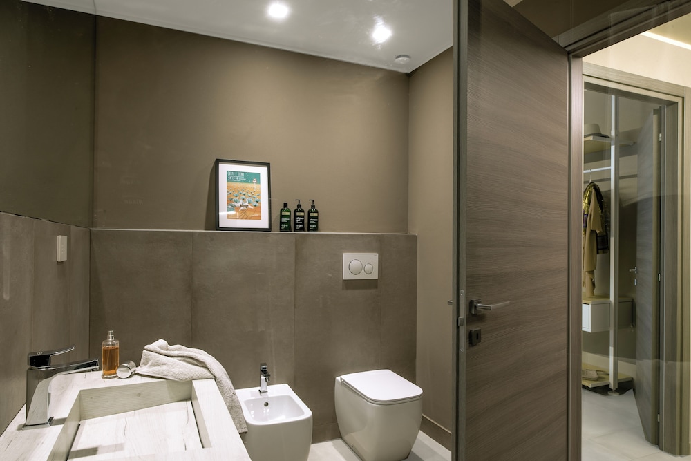 Luxury Condo, Lake View photo 2